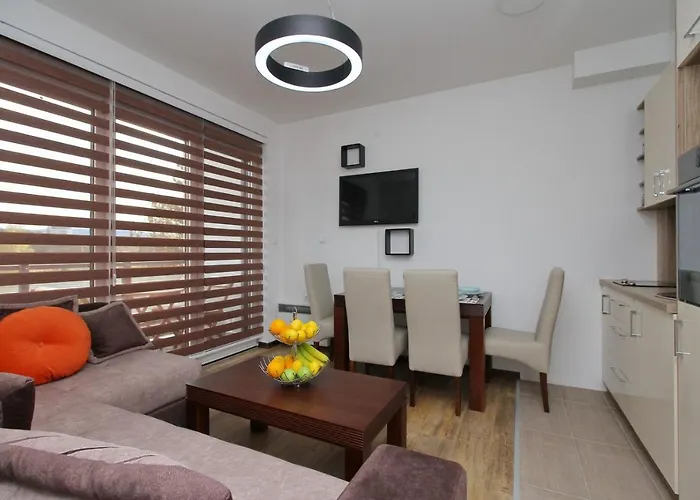 Almi Lux 즐라티보